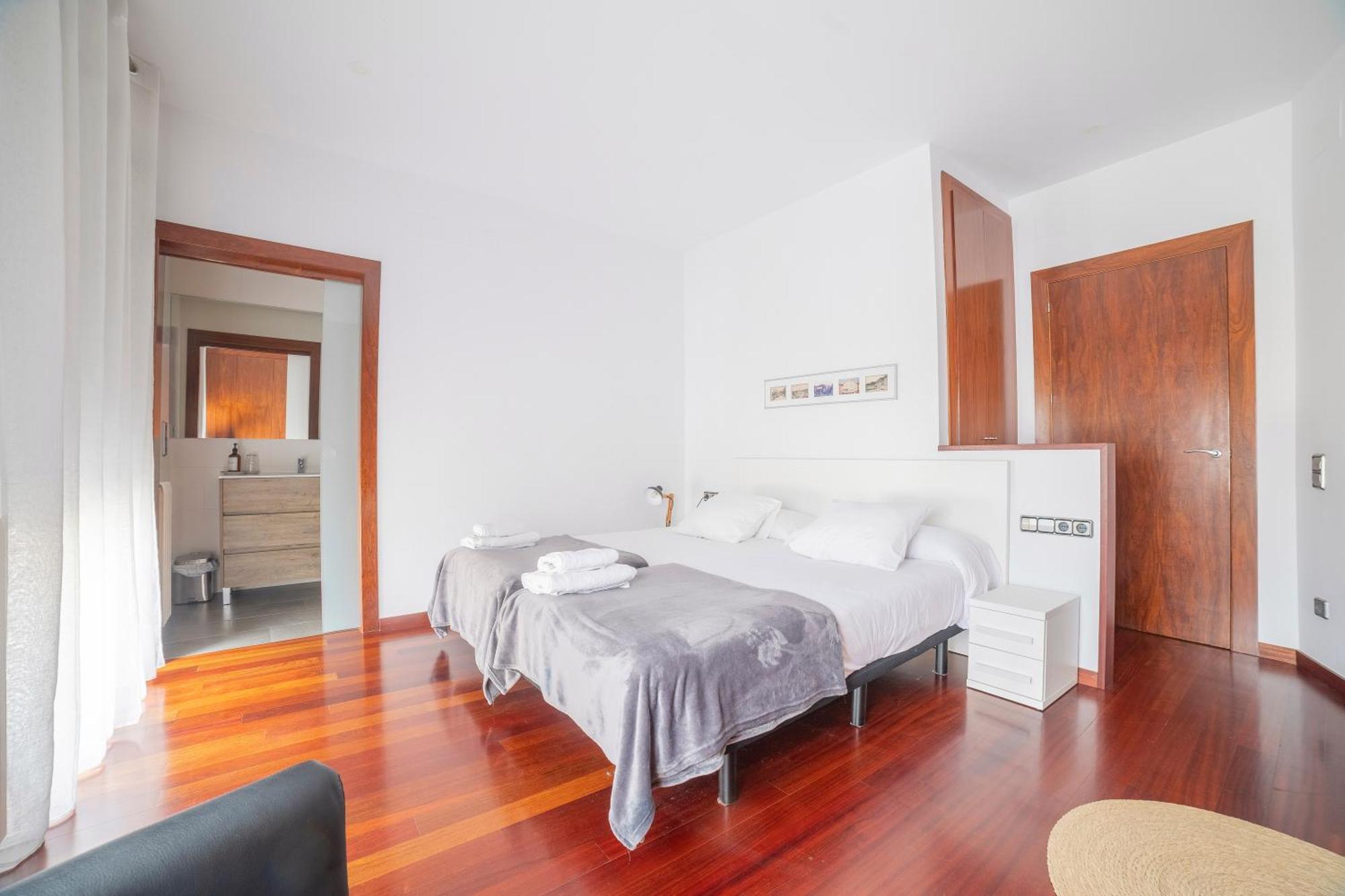 Mazi Apartments Colon Vic Buitenkant foto