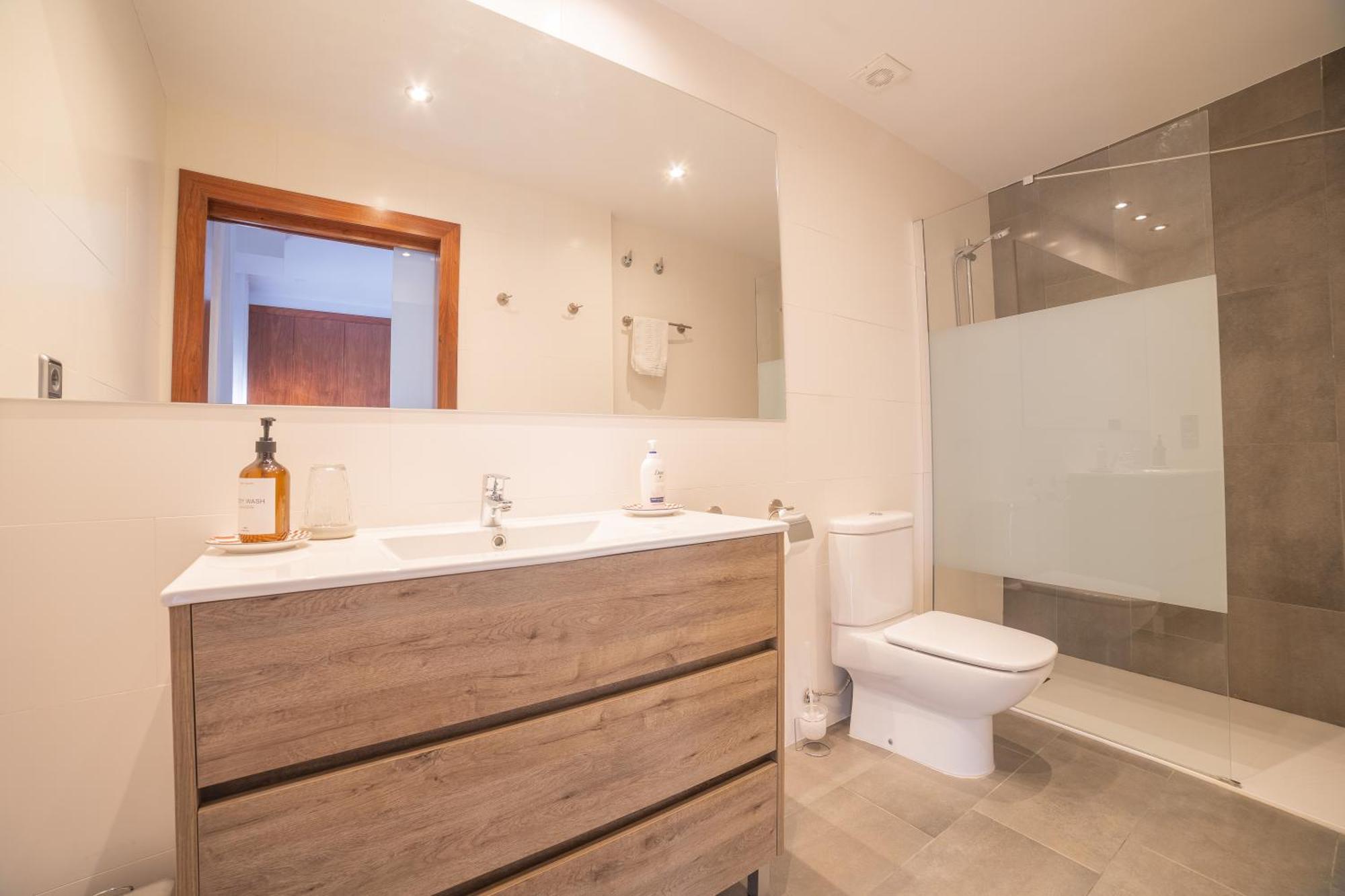 Mazi Apartments Colon Vic Buitenkant foto