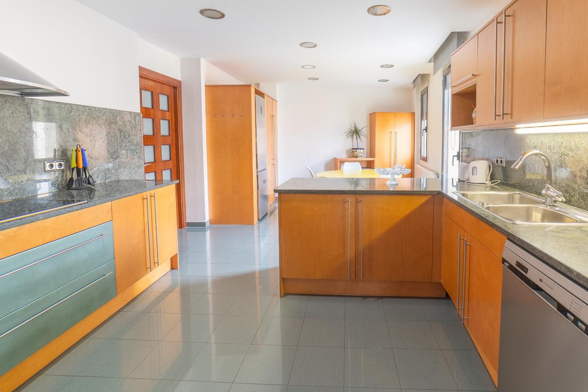 Mazi Apartments Colon Vic Buitenkant foto